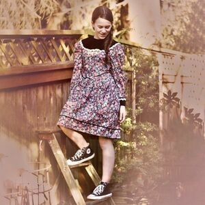 Vintage Polly Flinders Girls Long Sleeve Dark Floral Dress w Black Velvet Collar